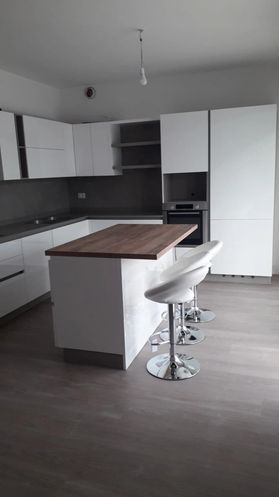 Realizzazione cucina verticale